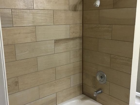 5th image of 14503 NE 7th Pl APT 2