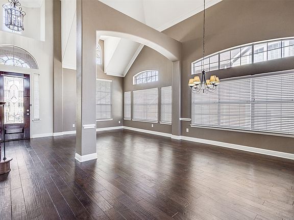 3rd image of 4705 Virginia Woods Dr