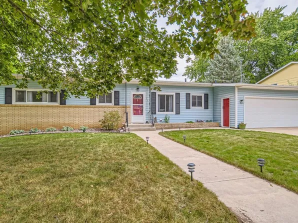 121 12th St S, Hudson, WI 54016