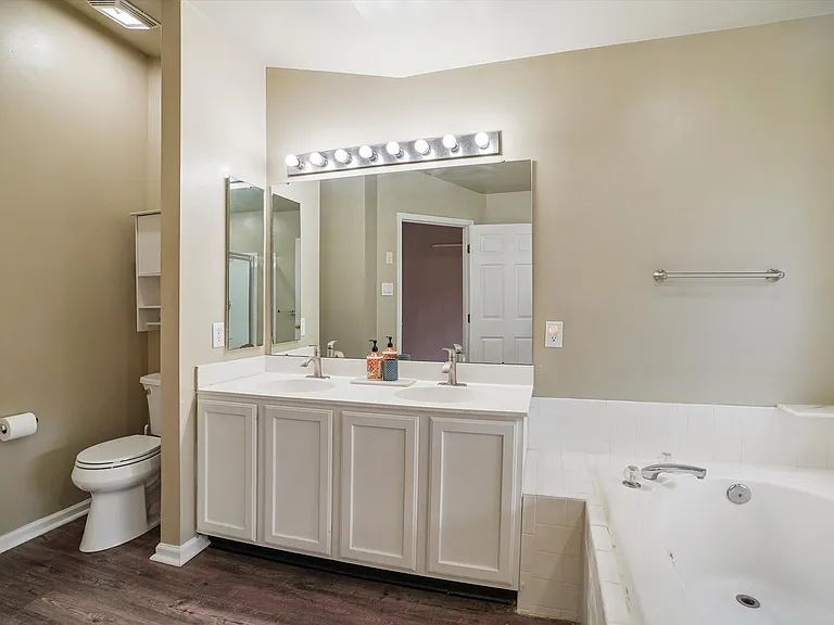 405 Joshua Ct — Photo 22