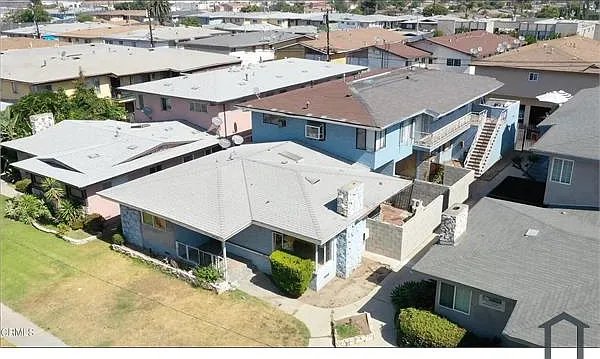 2709 W Rosecrans Ave