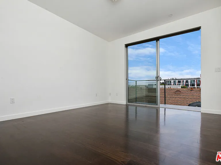 11610 Ohio Ave #1 — Photo 24