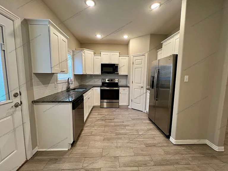 6809 Maribette Rd — Photo 5