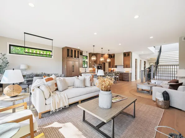 3061 Lake Shore Blvd, Wayzata, MN 55391