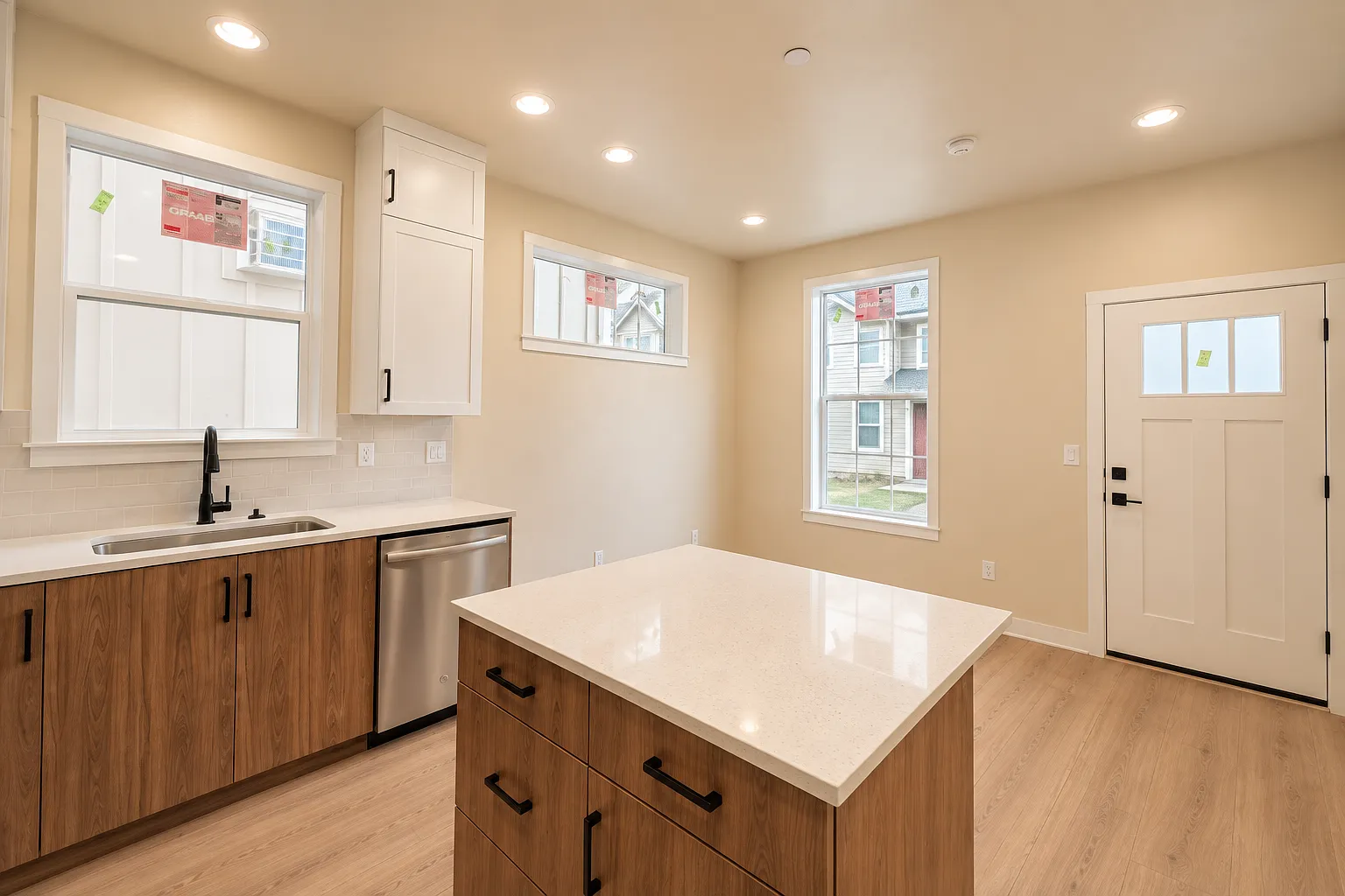 1 bed, 572 sqft, $1,945 — Photo 2