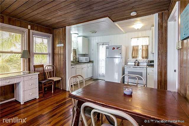 Cozy Family Dining Area