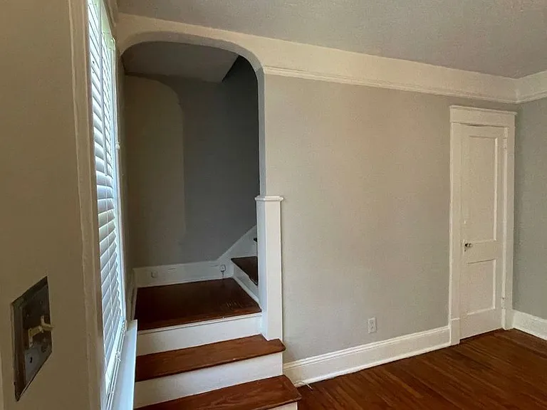 9 Rutledge Blvd — Photo 3