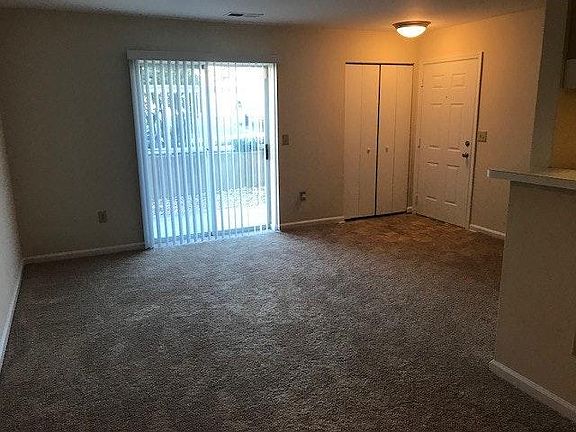 2nd image of 43 White Pine Cir APT 100