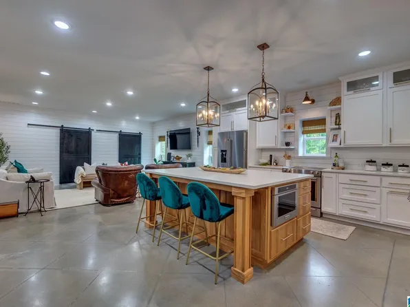 1110 Narrow Ln, Clanton, AL 35045