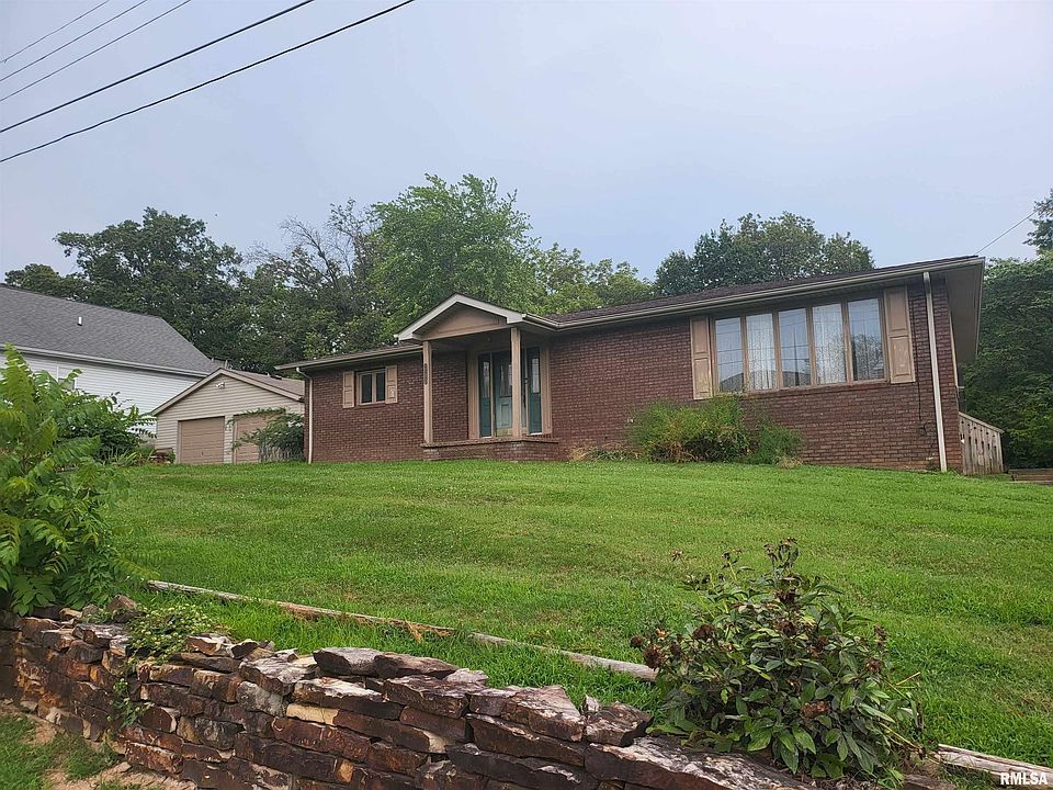 2500 1st St, Eldorado, IL 62930 Zillow