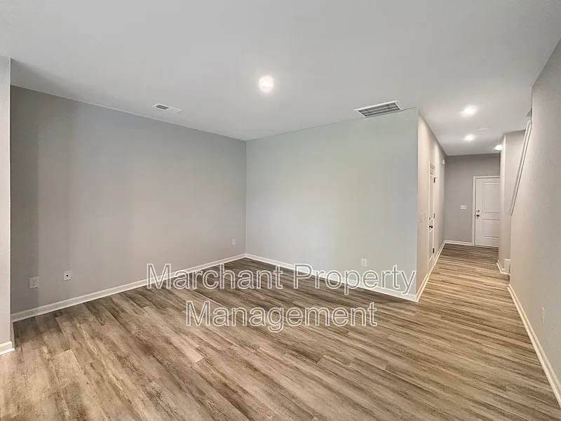 Gardner Heights — Photo 3