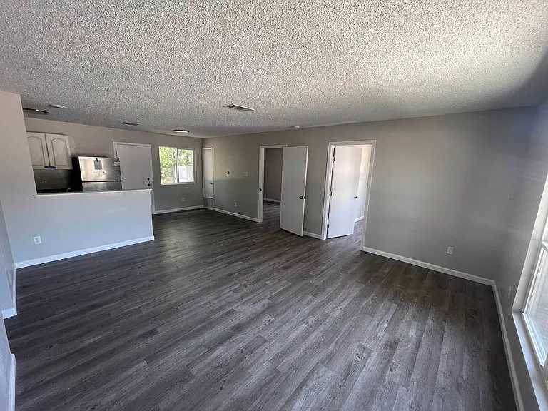 1907 Bradmore Dr — Photo 5