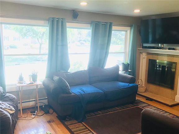 4th image of 121 Glenwood Dr