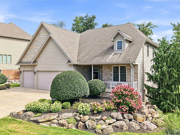 3rd image of 7563 Highbury Pointe