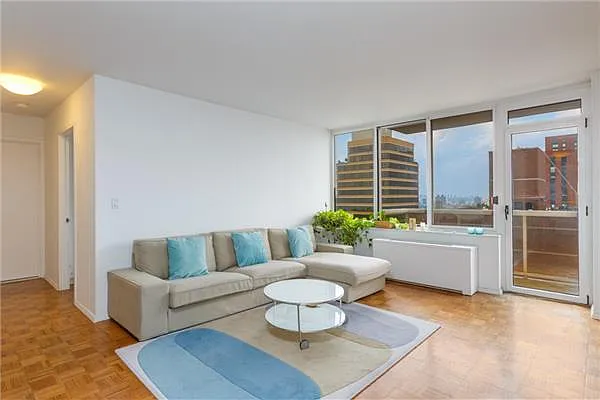 Rented by R New York | media 30