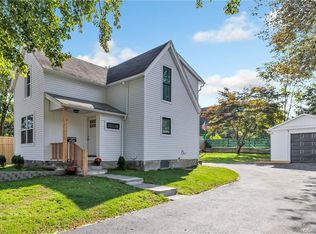 32 Arising St, Fairfield, CT 06825