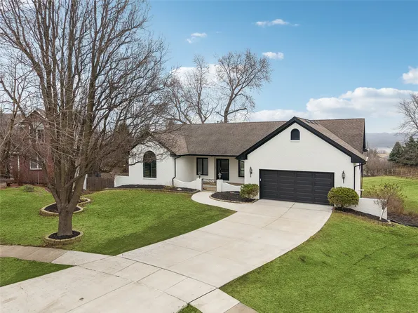 924 S 26th St, West Des Moines, IA 50265