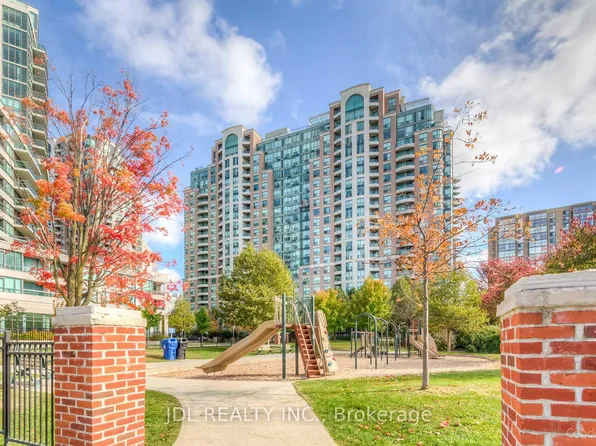 23 Lorraine Dr #907, Toronto, ON M2N 6Z6