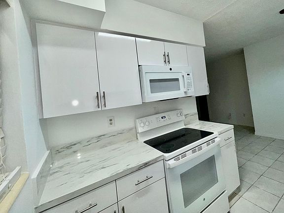 4th image of 6511 Santona St #C8