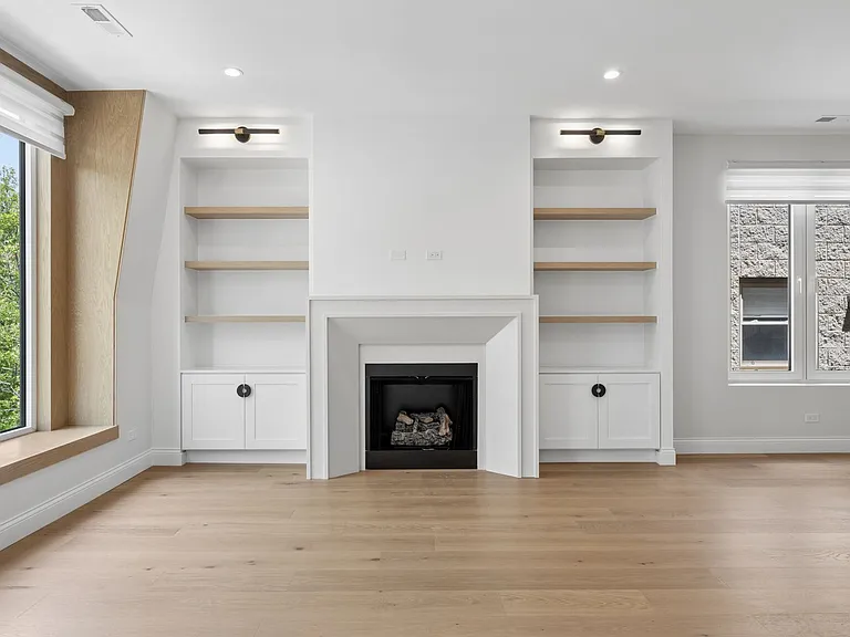 3739 N Clifton Ave #3 — Photo 3