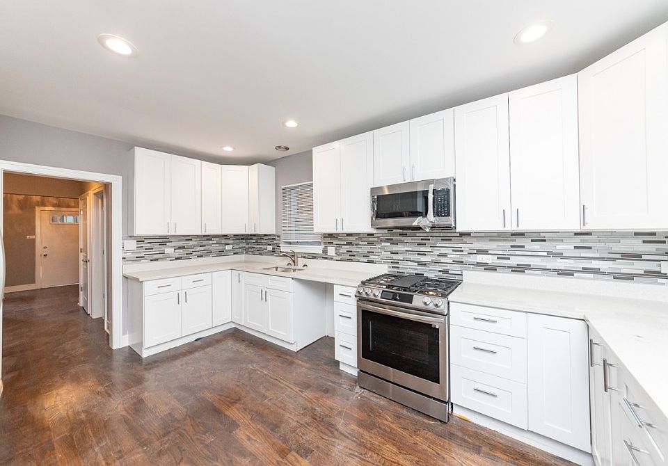 1st image of 6758 N Artesian Ave #A