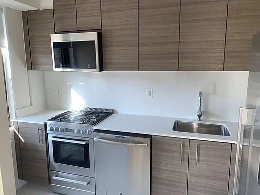 Rented by A&E Real Estate Management | media 14