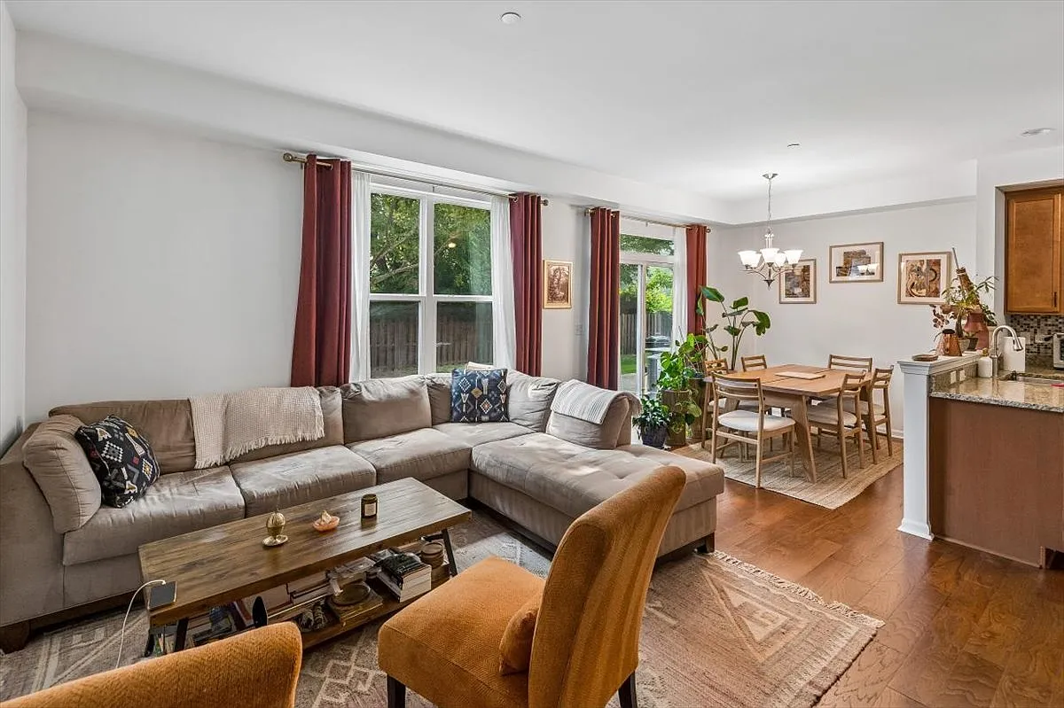 2 bed, 2.5 bath, 1600 sqft, $3,400 — Photo 2
