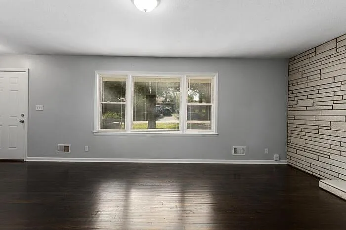 8508 E 81st St — Photo 14