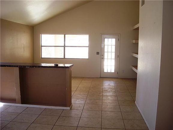 3rd image of 5821 Dunlin Dr