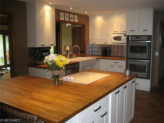 5th image of 9085 Altura Dr NE