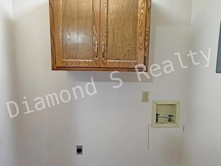 1201 N Main St — Photo 9