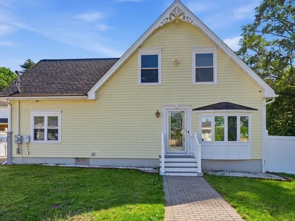 53 Willard St, Ayer, MA 01432