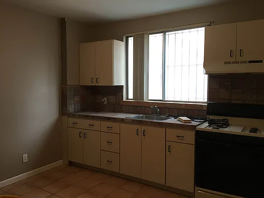 Rented by Amorelli Realty | media 19