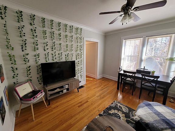 5th image of 1600 W Rosemont Ave #3