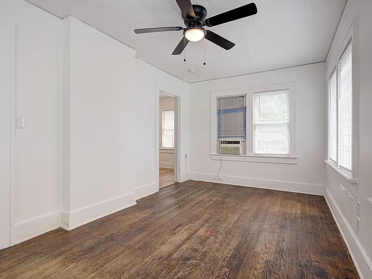 311 S Webster Ave #4 — Photo 13