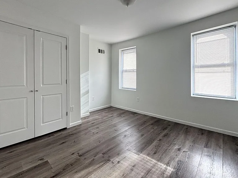 5513 Ludlow St — Photo 8