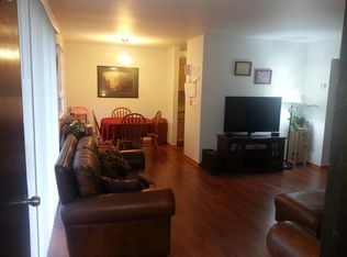 1215 Wisteria Ln, Waukesha, WI 53189