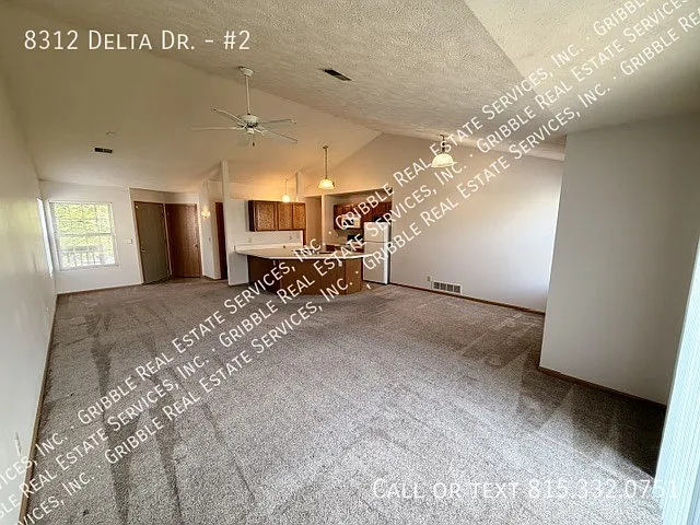 2 bedroom, 2 bath apartment w/ garage in Machesney Park — Photo 4