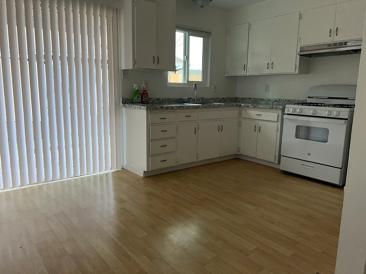 2 bed, 700 sqft, $2,125 — Photo 4