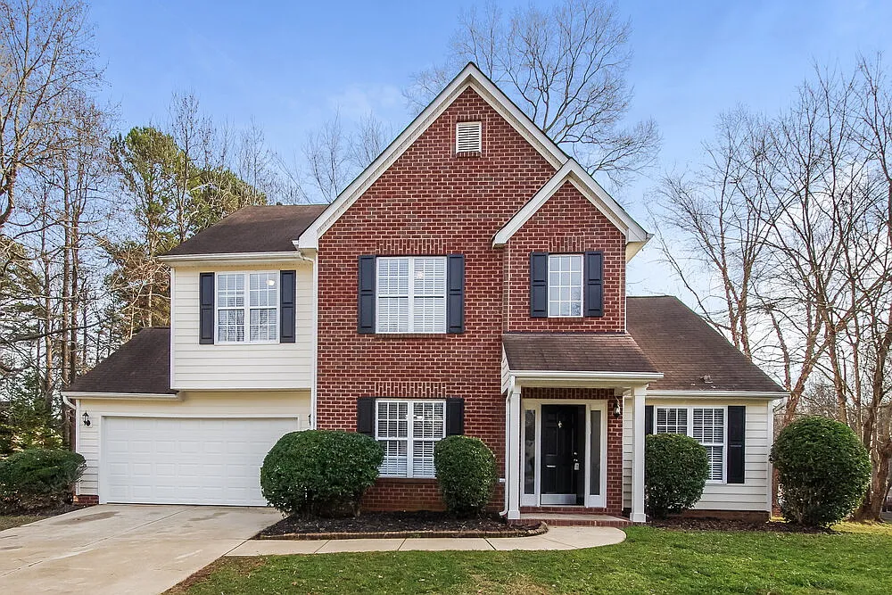 4 bed, 2.5 bath, 2009 sqft, $2,200 — Photo 1