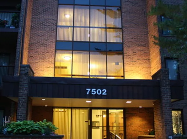 7502 Farmingdale Dr APT 405, Darien, IL 60561