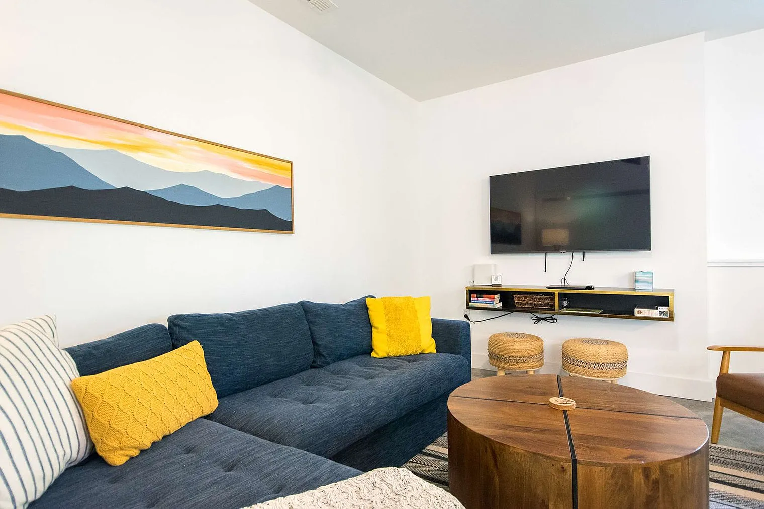 3 bed, 2.0 bath, 1786 sqft, $4,758 — Photo 4