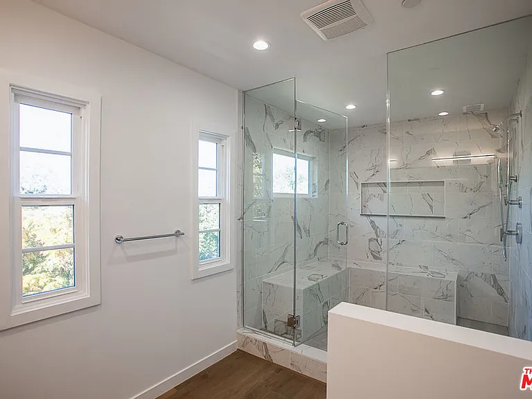 3751 Multiview Dr — Photo 24