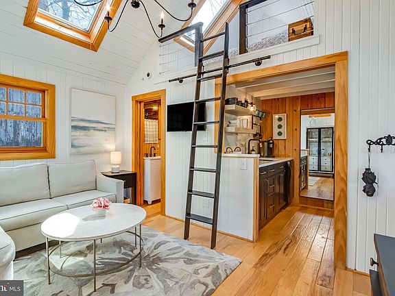 4th image of 158 Henlopen Ave #8
