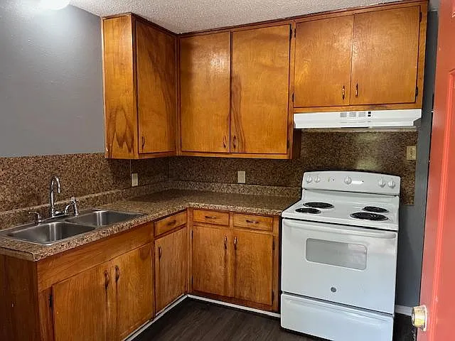 Building Photo - 702 Forest Ter #702
