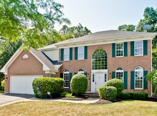 18427 W Larkspur Ct, Grayslake, IL