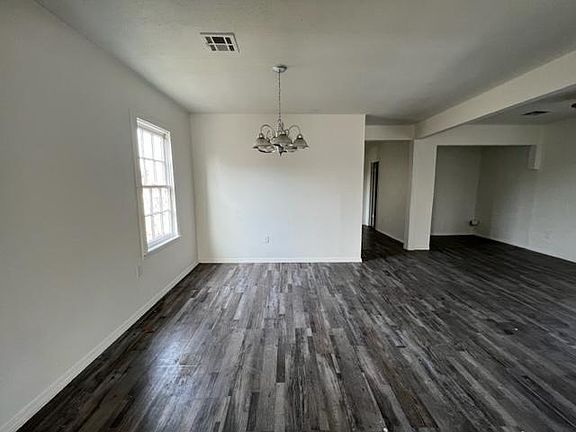 5th image of 2125 NE 20th St