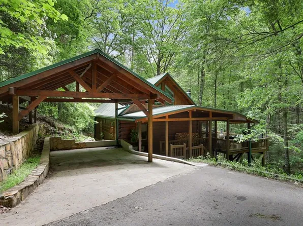189 Cherry Lake Dr, Blue Ridge, GA 30513