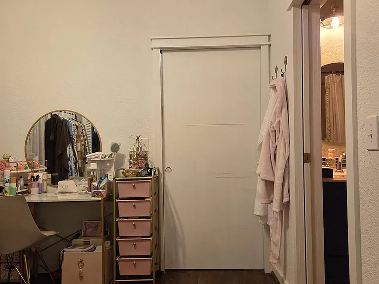 4124 Avenue M 1/2 — Photo 16