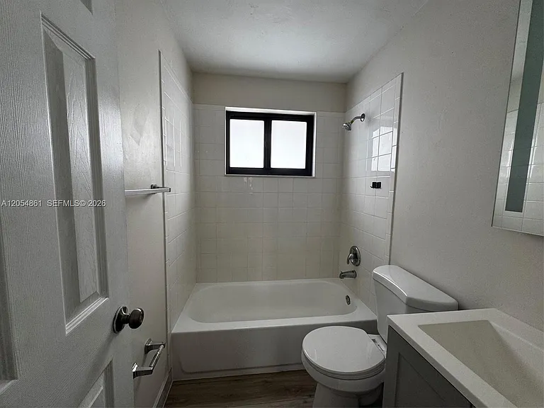 1345 W 28th St #19 — Photo 15